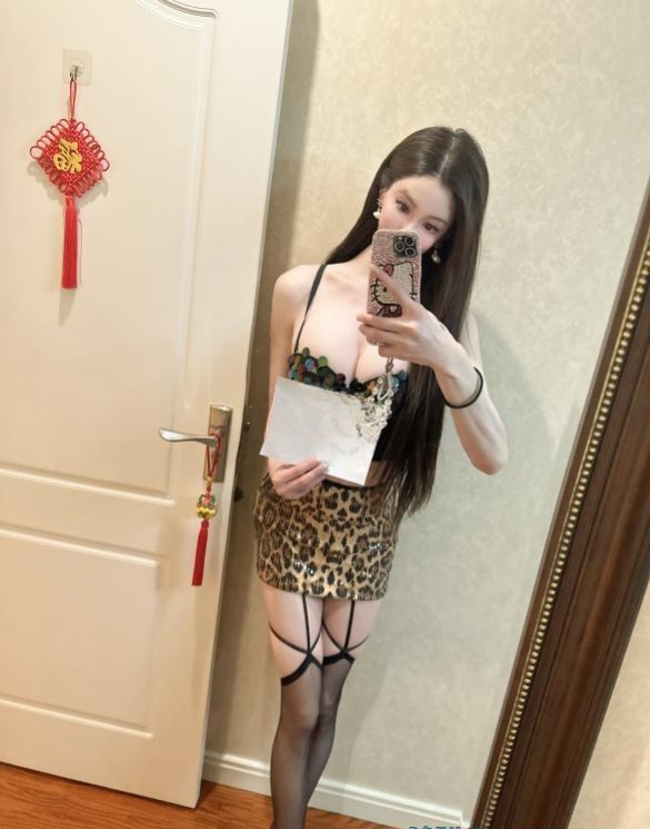 性感男娘Ts模特彤彤-51约啪