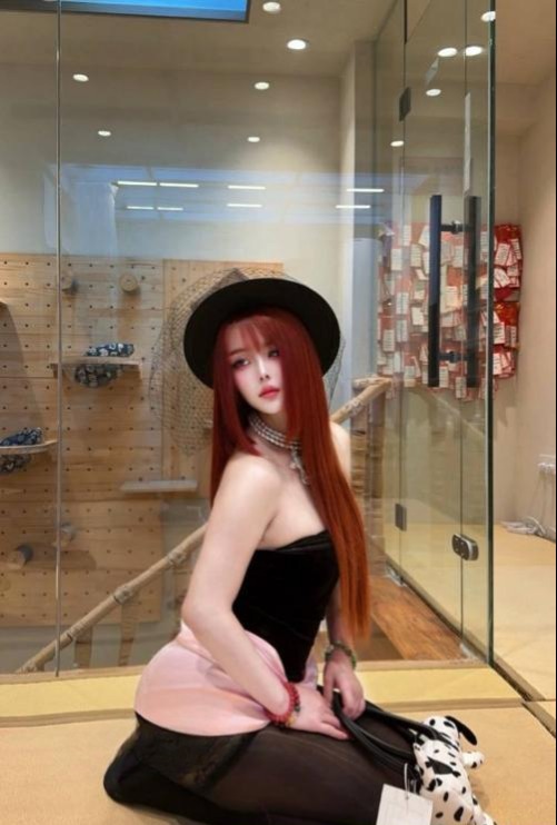 腰细臀翘颜值馨菲老师-51约啪