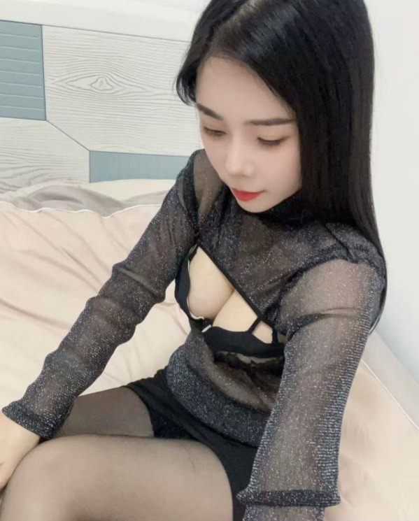 惠城舌吻小骚骚 2 惠城舌吻小骚骚