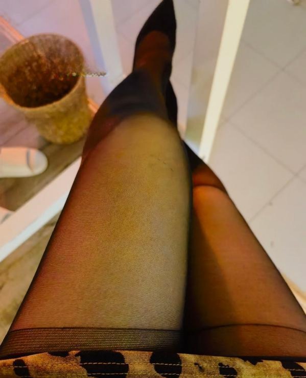 夫子庙黑丝长腿花姐