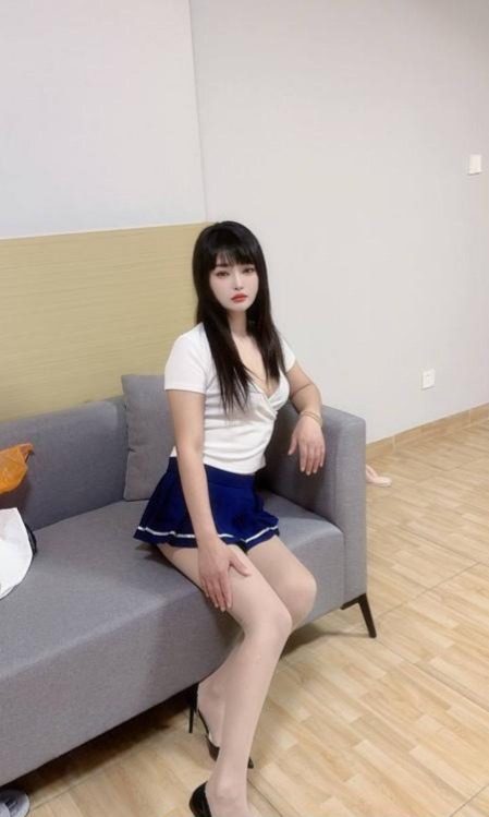 禅城制服服务系乔伊-51约啪