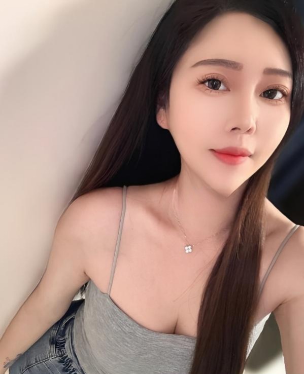 乌市蜜桃臀尤物阿璃 3 乌市蜜桃臀尤物阿璃