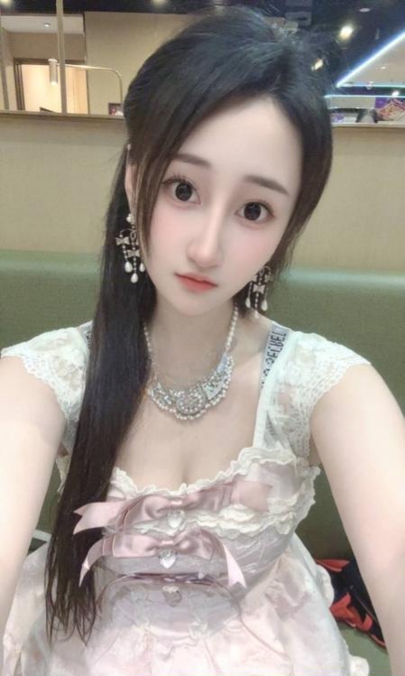 吴中丰满妹子糖糖 1 吴中丰满妹子糖糖