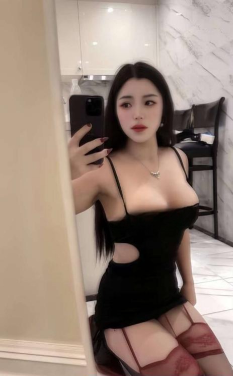 丰满美乳心怡