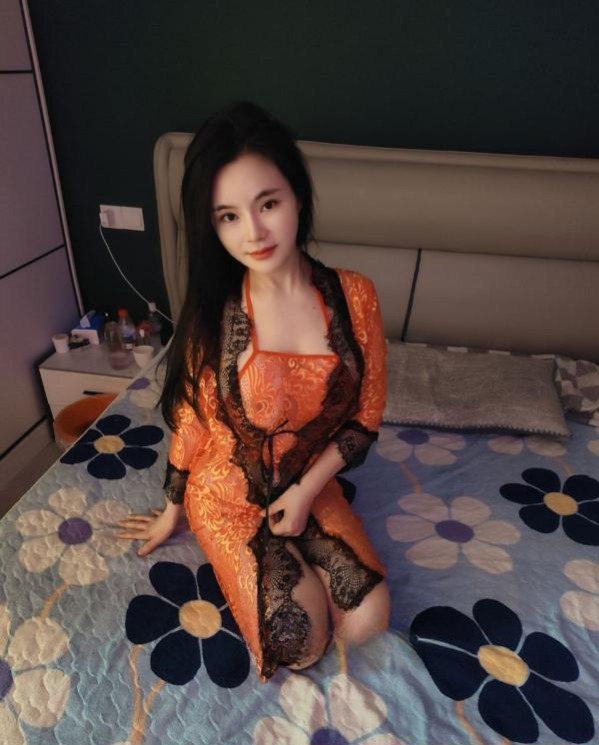 莞式服务大奶李柏朴