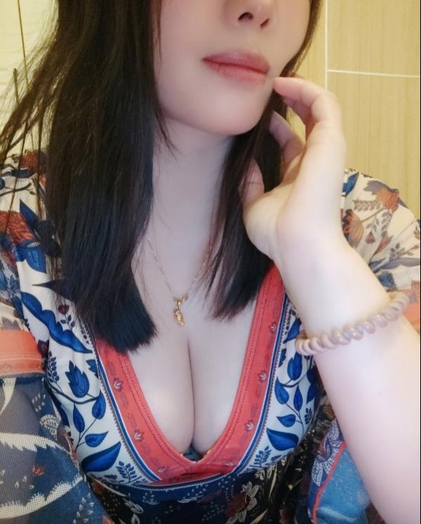 郫县肥臀少妇 1 郫县肥臀少妇