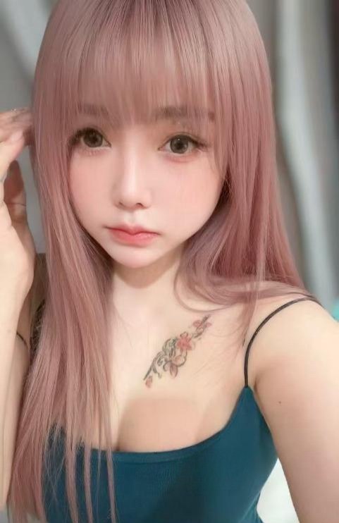 胸很挺的小彩虹-51约啪