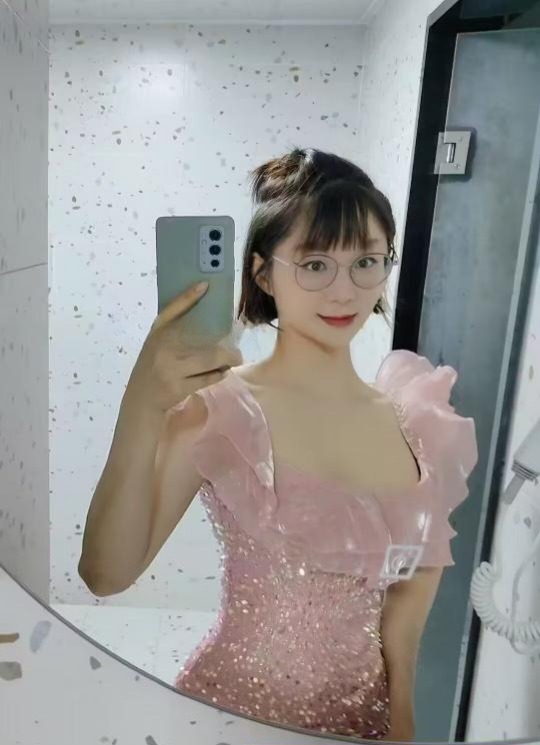 双妃姐妹屁股大会跳舞