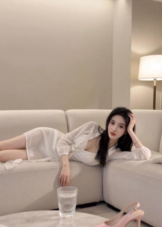 二刷会夹鸡巴小骚货 1 二刷会夹鸡巴小骚货