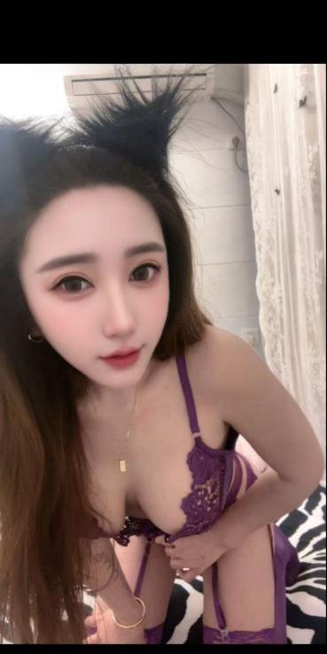 吴中肤白美胸小雪 3 吴中肤白美胸小雪
