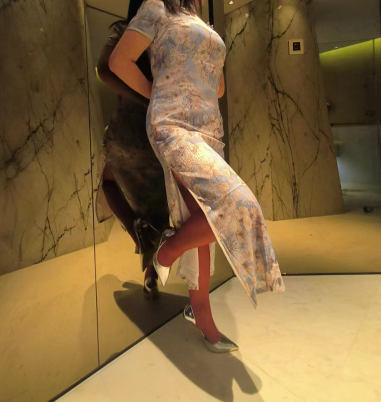 肤白丰满型少妇