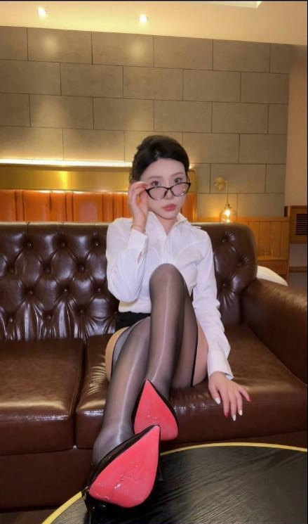 图片[2]-好身材服务系御姐-51约啪