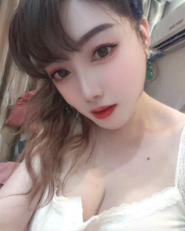 大奶欲女等待-51约啪