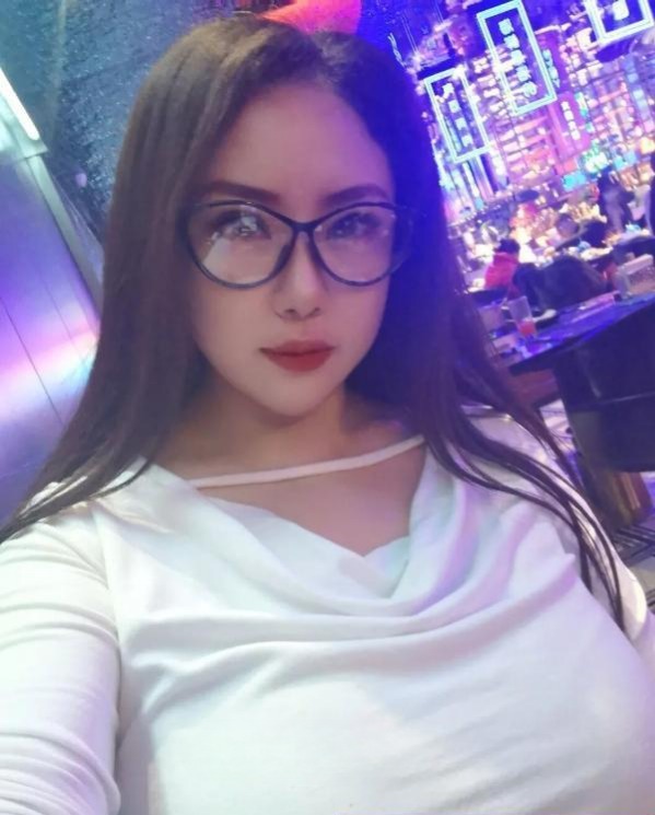 菊乐路大奶莹莹 3 菊乐路大奶莹莹