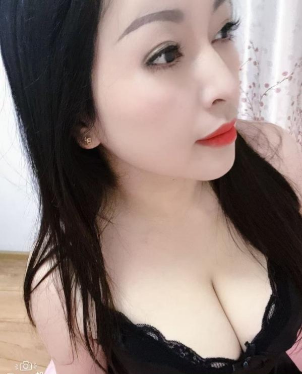 风骚大奶姐姐 1 风骚大奶姐姐