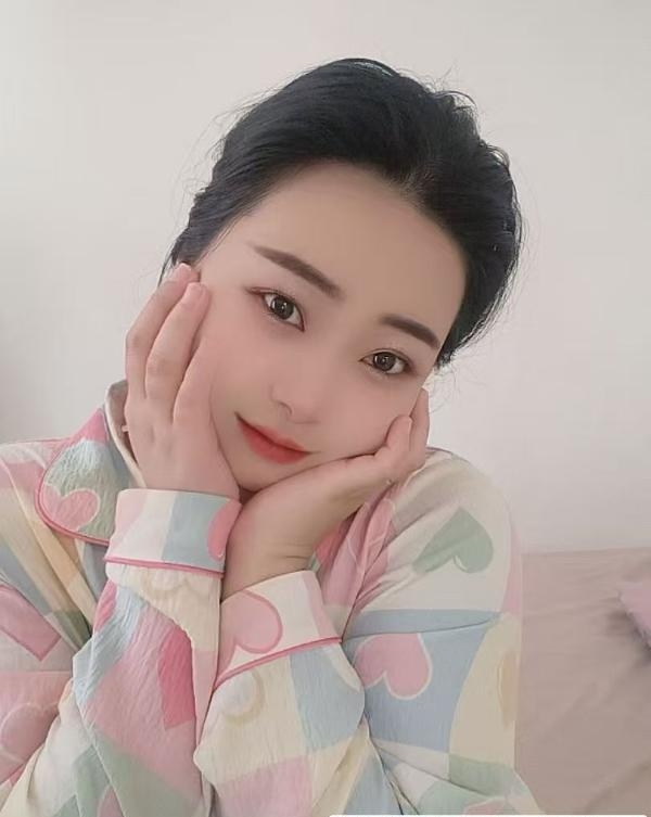 年轻貌美的芊儿 1 年轻貌美的芊儿