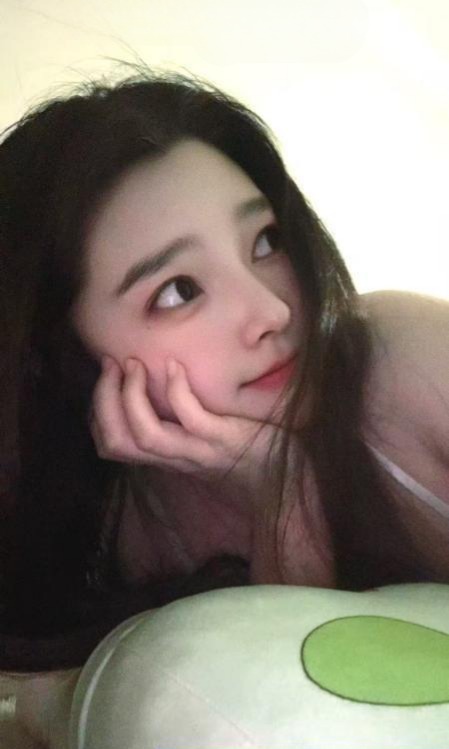 图片[2]-冷白皮大胸长腿美女-51约啪