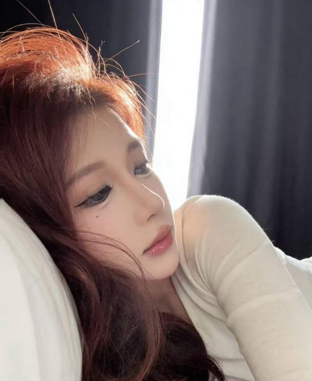 肤白貌美颜值长腿老师