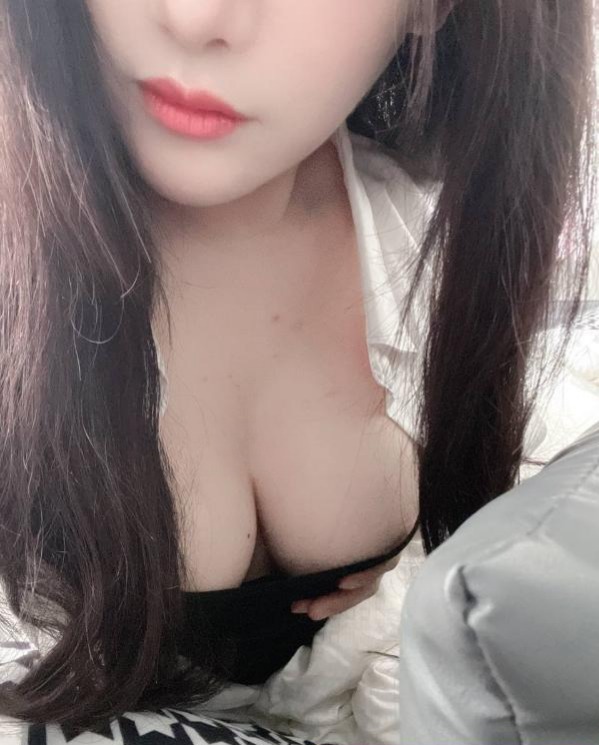 新到巨乳御姐在兼职