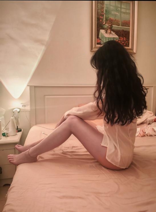 白嫩蜜桃臀安然