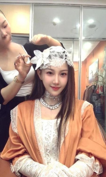 泉山舌吻骚御姐