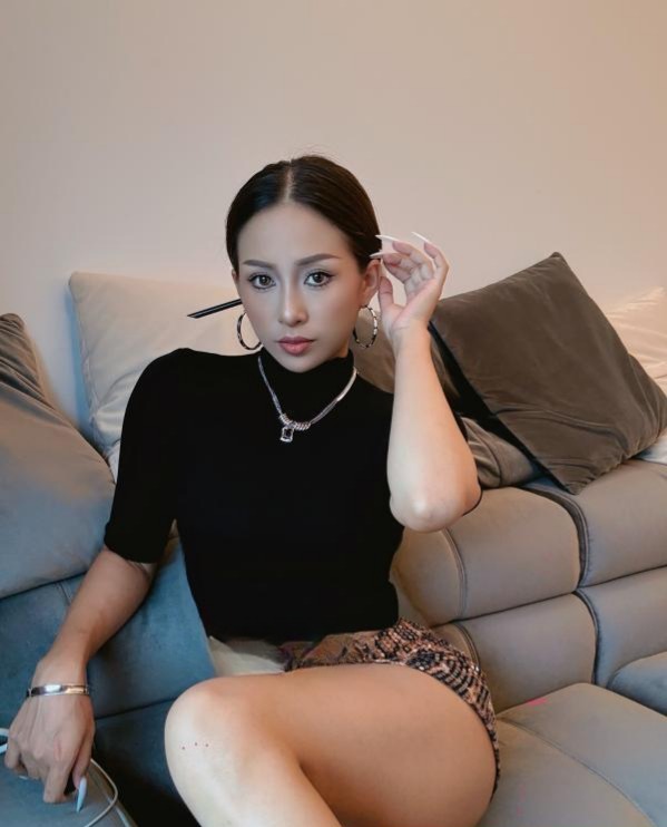 爱运动的蜜桃臀小妖精 2 爱运动的蜜桃臀小妖精