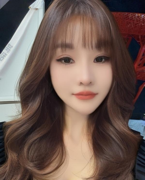 丰满水多小嫩妹