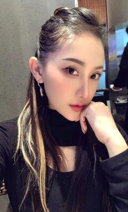 泉山舌吻骚御姐