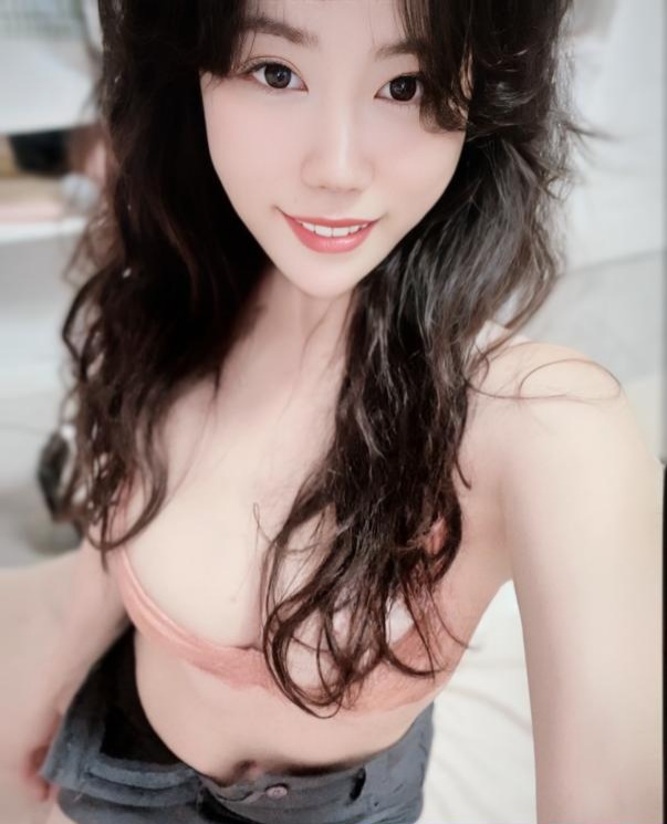 白嫩蜜桃臀安然