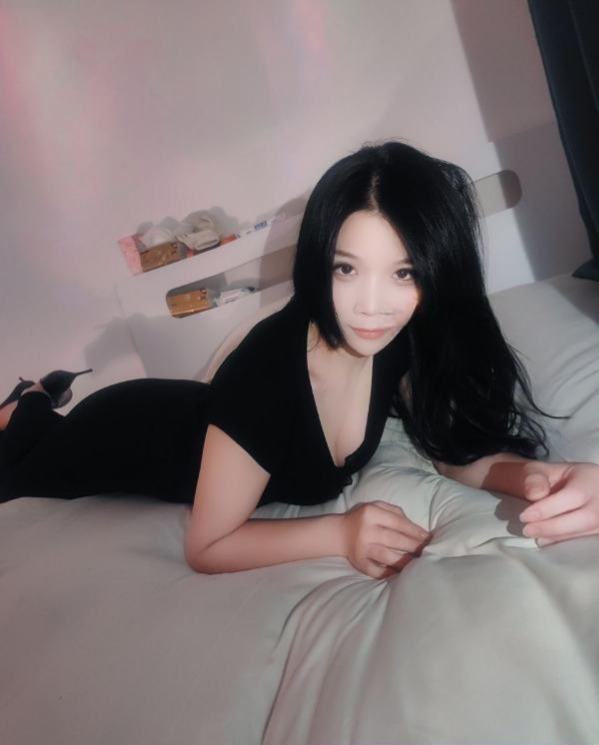 妖媚体型小骚妇