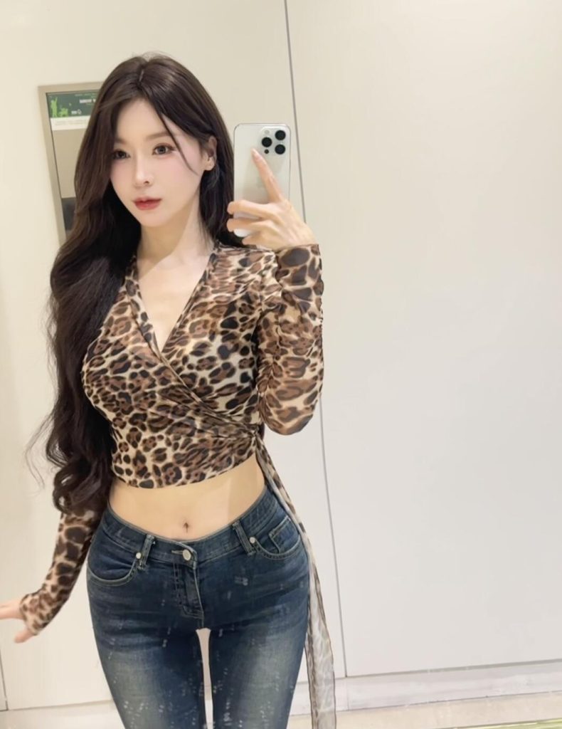 图片[3]-高挑大长腿服务系美女-51约啪