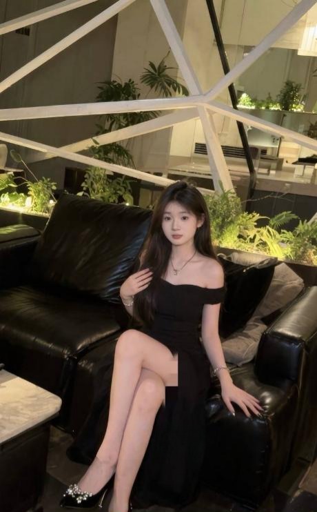 图片[2]-粉嫩颜值女友系老师-51约啪