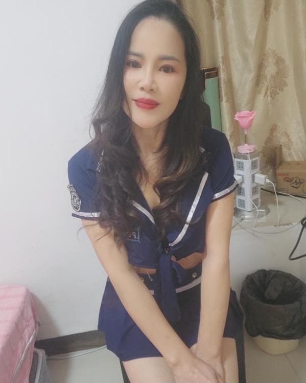 白云梅花园长腿御姐-51约啪