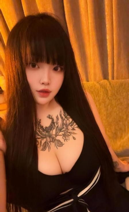 前凸后翘嫩妹珊珊-51约啪