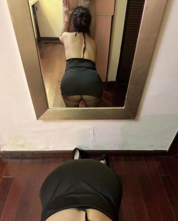 图片[2]-蜜桃臀大胸美女老师-51约啪