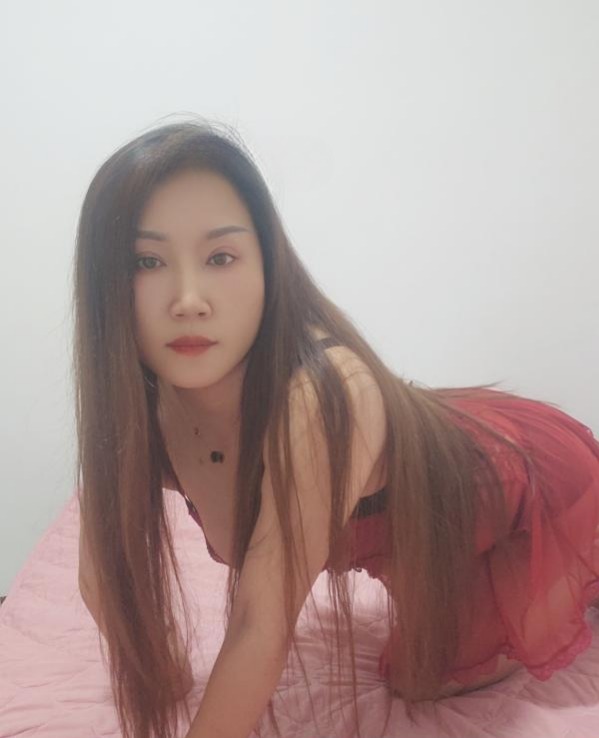 梅花园长发美女-51约啪