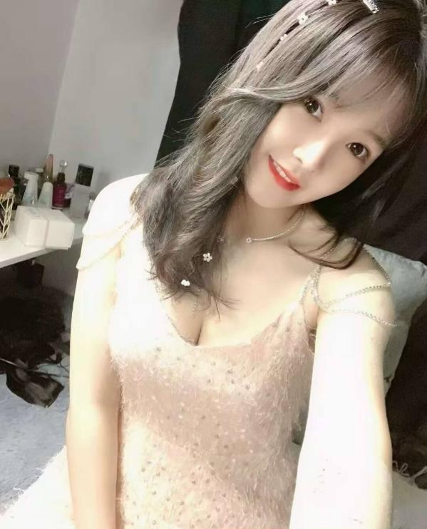 性感肤白小美-51约啪