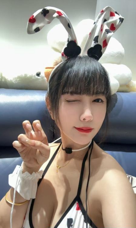 南山童颜巨乳美少妇-51约啪