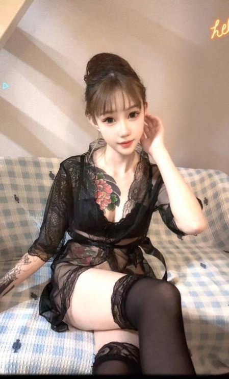 成都美乳纹身妹小井-51约啪