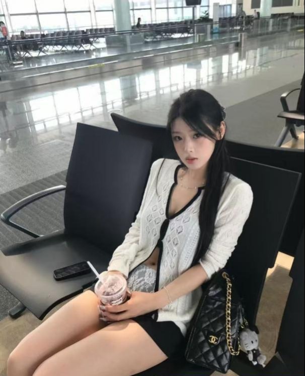 图片[4]-大胸多汁性感彤彤-51约啪