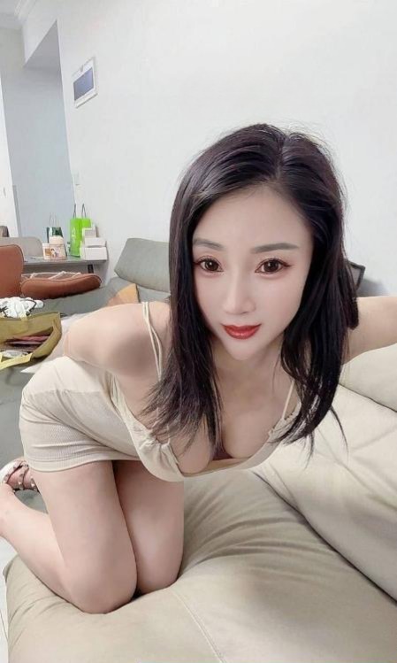 后入风骚翘臀老师-51约啪