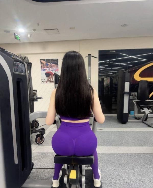 图片[3]-性感制服风骚服务老师-51约啪