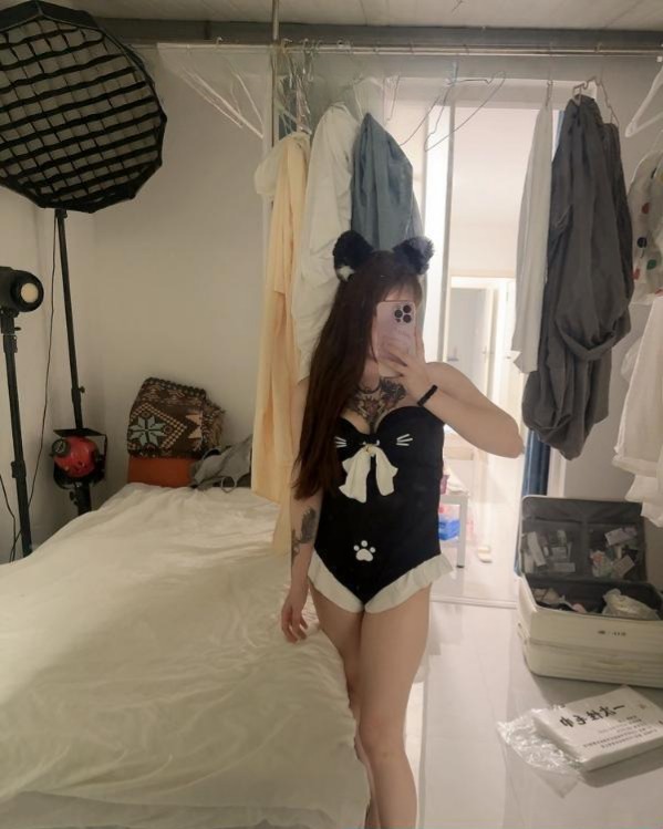 长宁白嫩纹身美女-51约啪